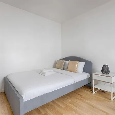Rodier Condorcet Charming 1br *